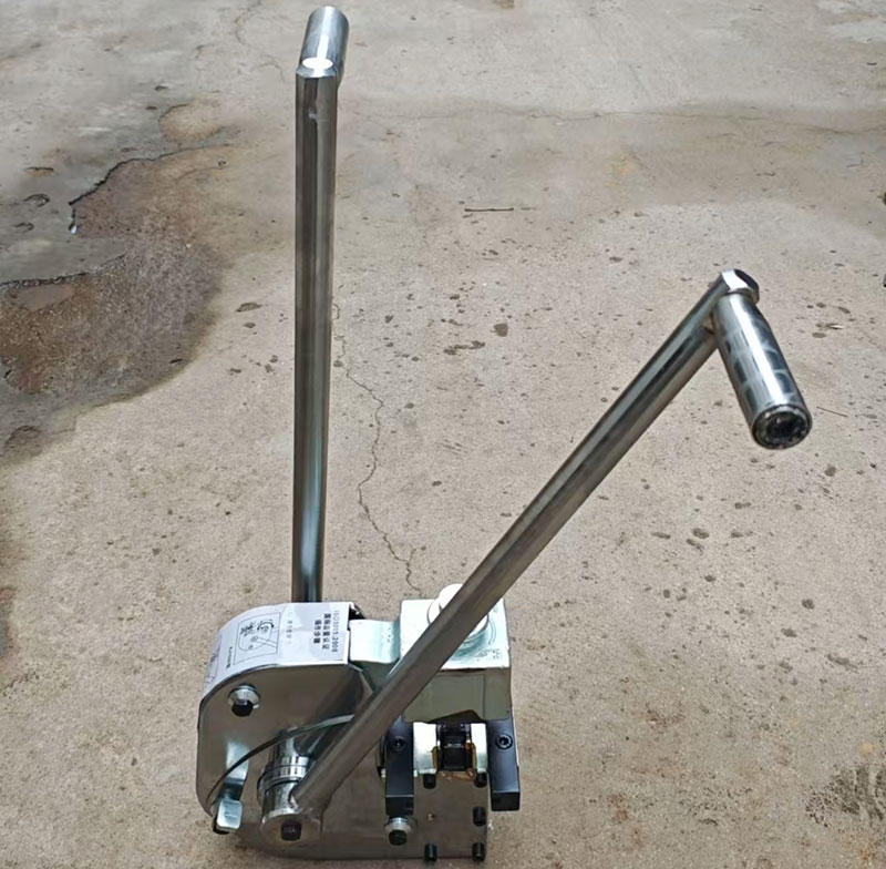 手扳釘扣機(jī)機(jī)頭2000型